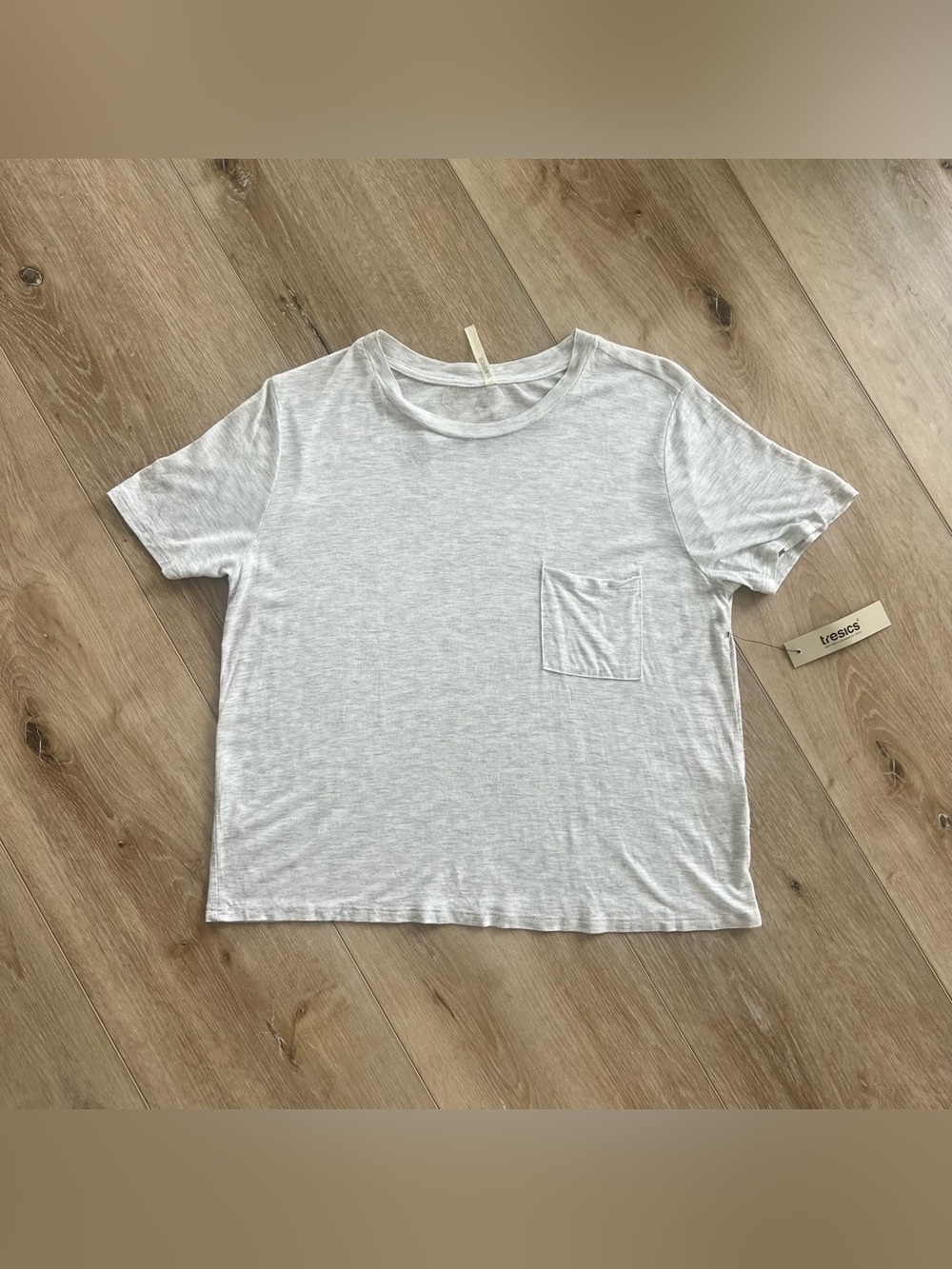 NWT Tresics cropped pocket tee